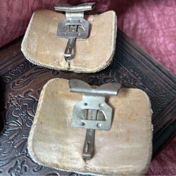 Vintage Victorian Art Deco 1920s Lot of Beaded Shoe Clips Made in France - Picture 6 of 8